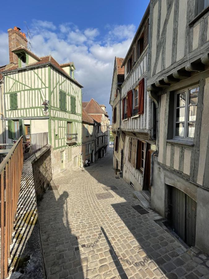 Appartement Le Cadet Roussel Auxerre Les Quais Luaran gambar
